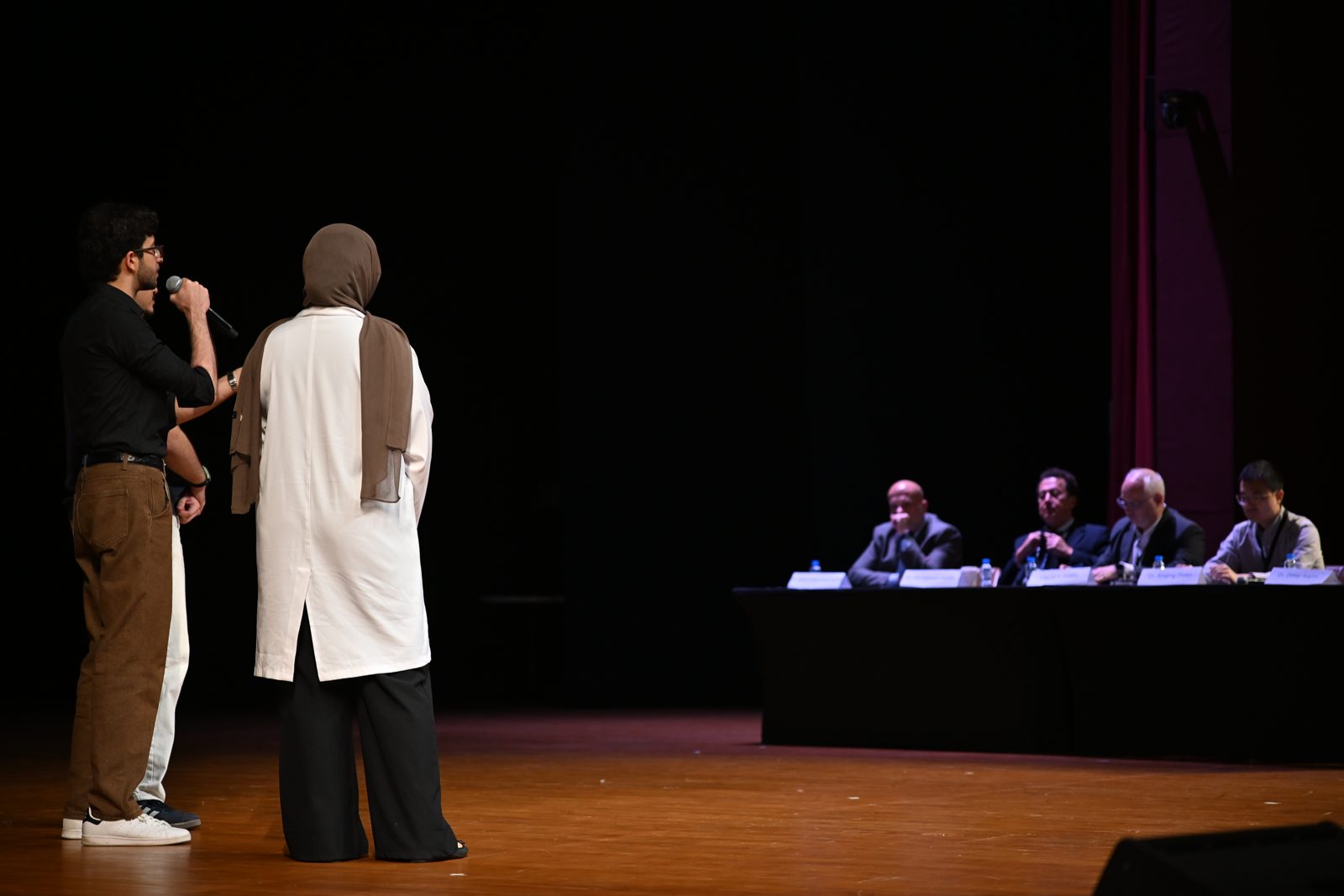 A student team pitches to the judging panel